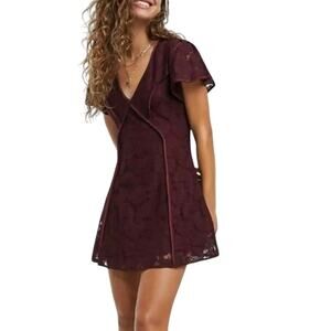Moon River Flutter Sleeve Lace Floral Fit & Flare Dress V-Neck Burgundy Womens S
